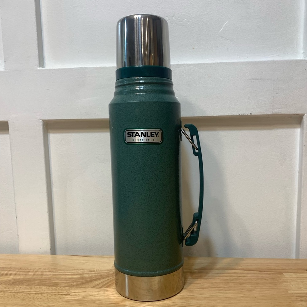 Vintage Aladdin Stanley Thermos Vacuum Insulated Bottle A-944C 1 QT Green